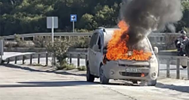 Seyir Halindeki Araçta Yangın