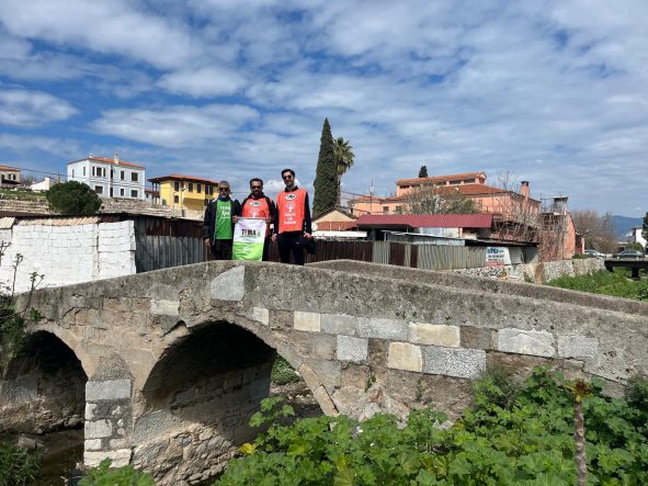 f8459401-b1dc-431e-86a4-f21261ccd9c4