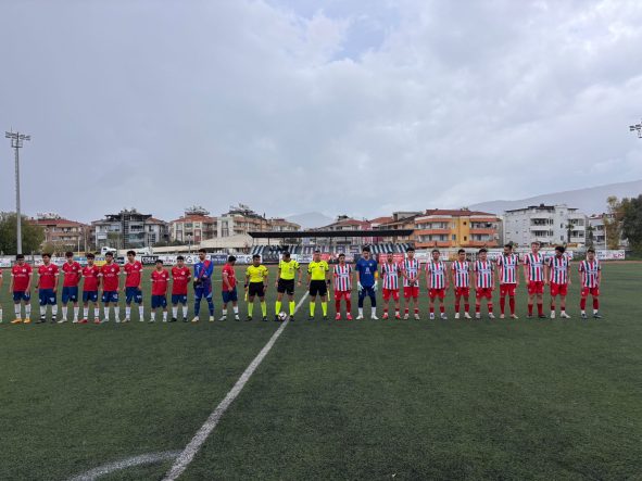 Mumcularspor Zirveyi Bırakmıyor: Güllükspor’u Tek Golle Geçti