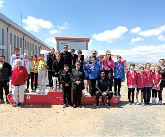 MİLAS BELEDİYESPOR KULÜBÜ ATLETİZM TAKIMI PİSTTE FIRTINA GİBİ ESTİ