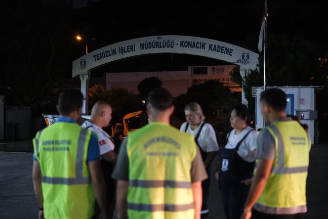 Mobil Temizlik Ekibi Görevde (13)