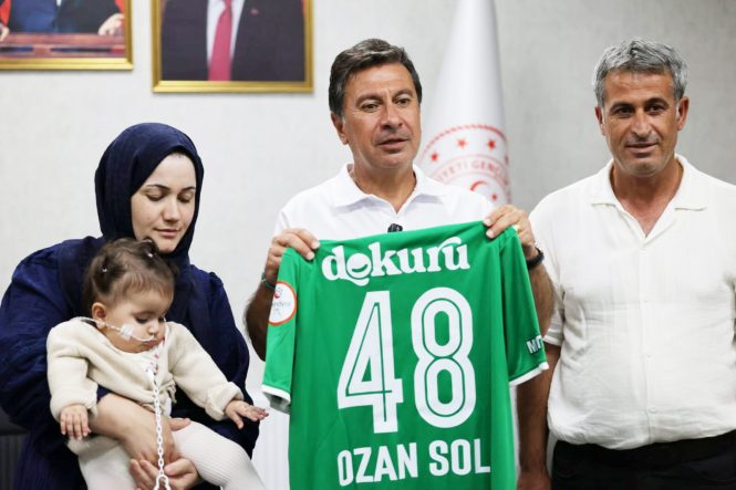 Ahmet Aras’tan Samira İçin Anlamlı Destek