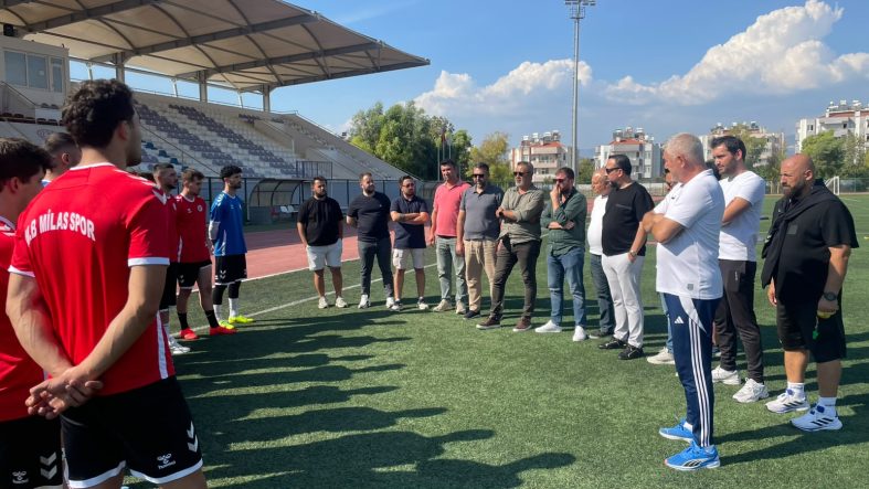 MİLAS ESNAFSPOR SAHAYA İNDİ